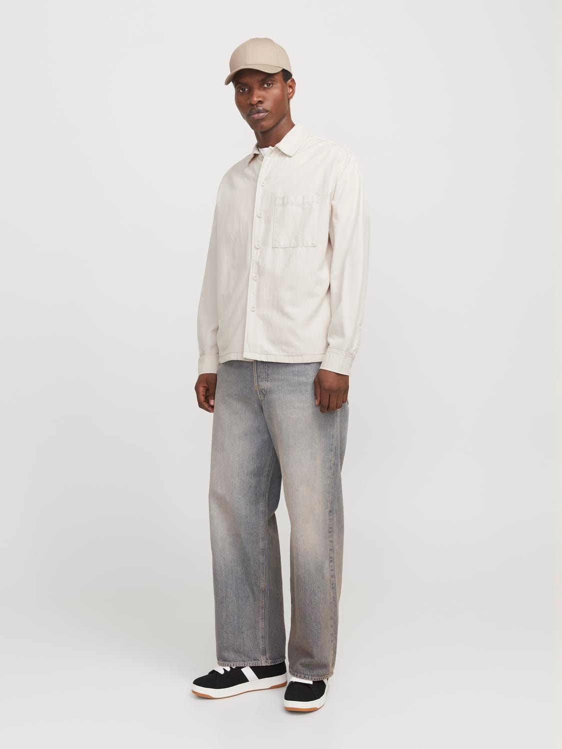 model_shot-front_full